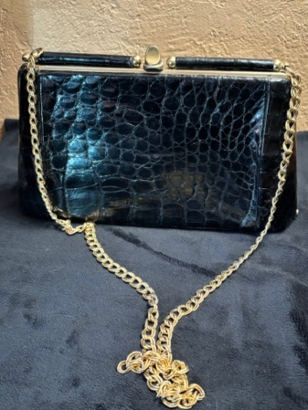 Vintage Black 1950-60's crocodile pattern leather handbag clutch